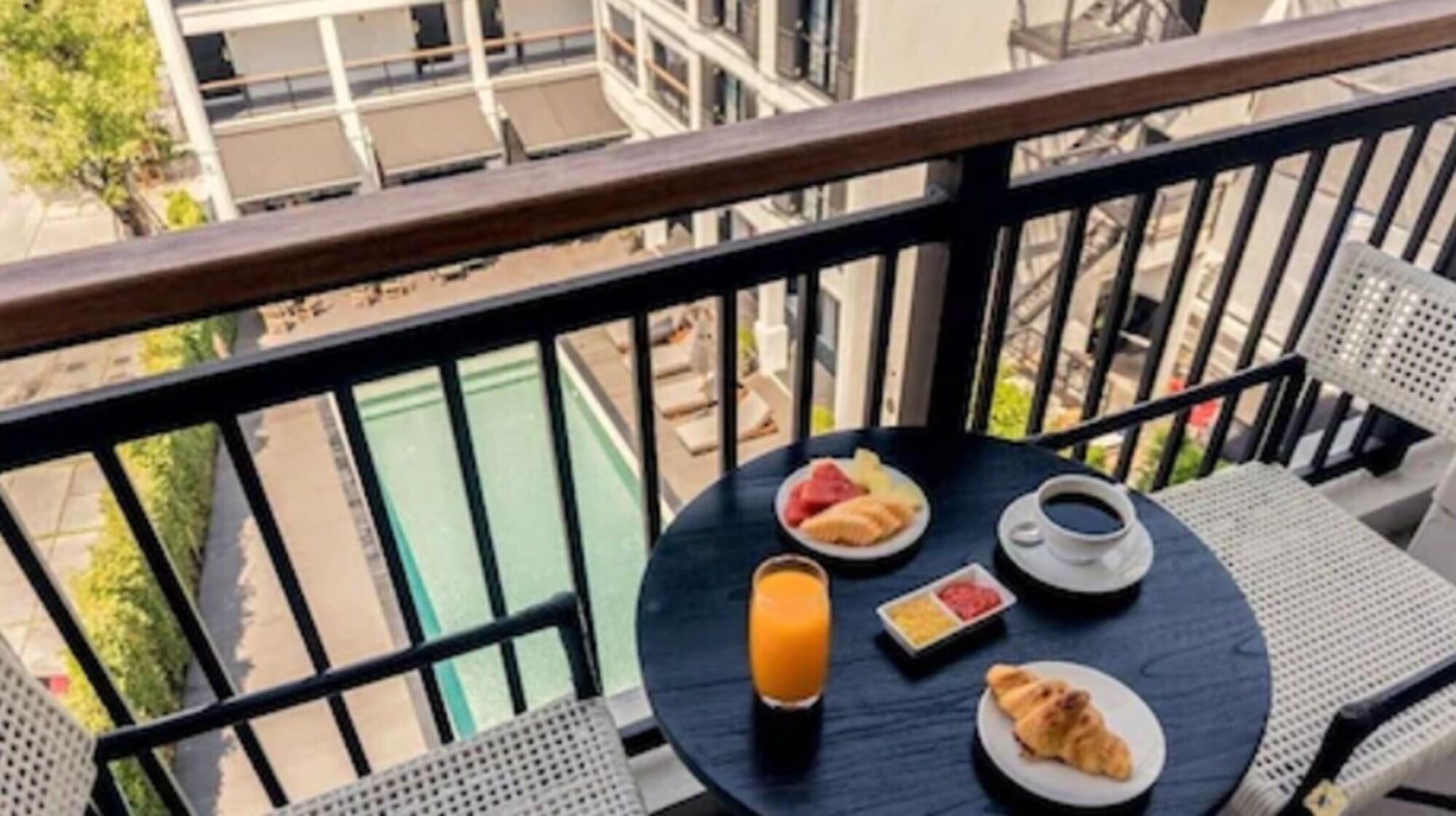 Buri Siri Boutique Hotel Chiang Mai Bagian luar foto